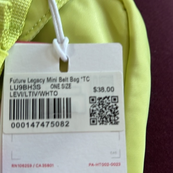 NWT Lululemon Team Canada Future Legacy Mini Belt Bag Yellow - Picture 5 of 5